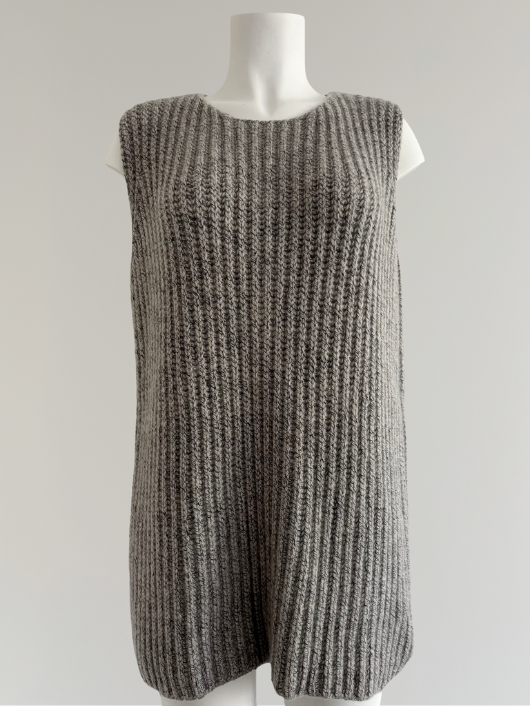 HERMÈS BY MARGIELA AW1999 SLEEVELESS CASHMERE KNIT – MIES HERMÈS BY MARGIELA AW1999 SLEEVELESS CASHMERE KNIT – MIES
